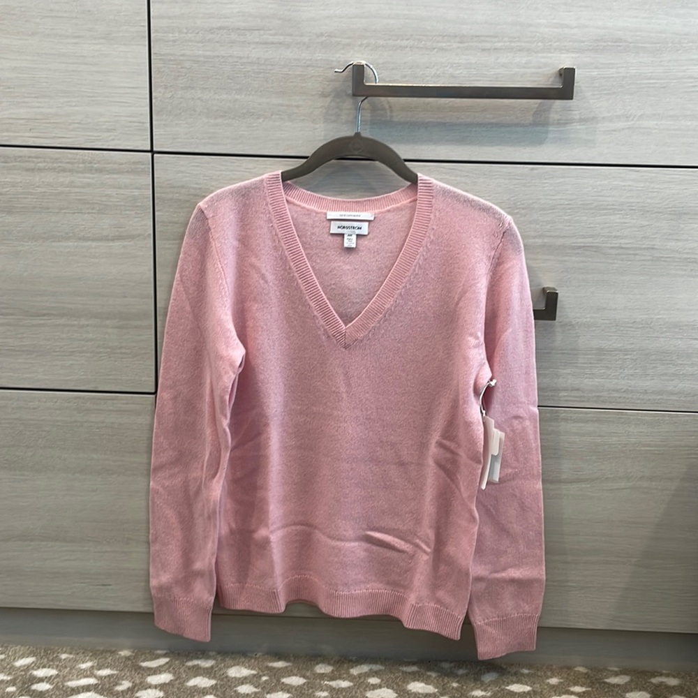 Nordstrom brand, pink cashmere sweater, size XXS. Never worn, new with tags.